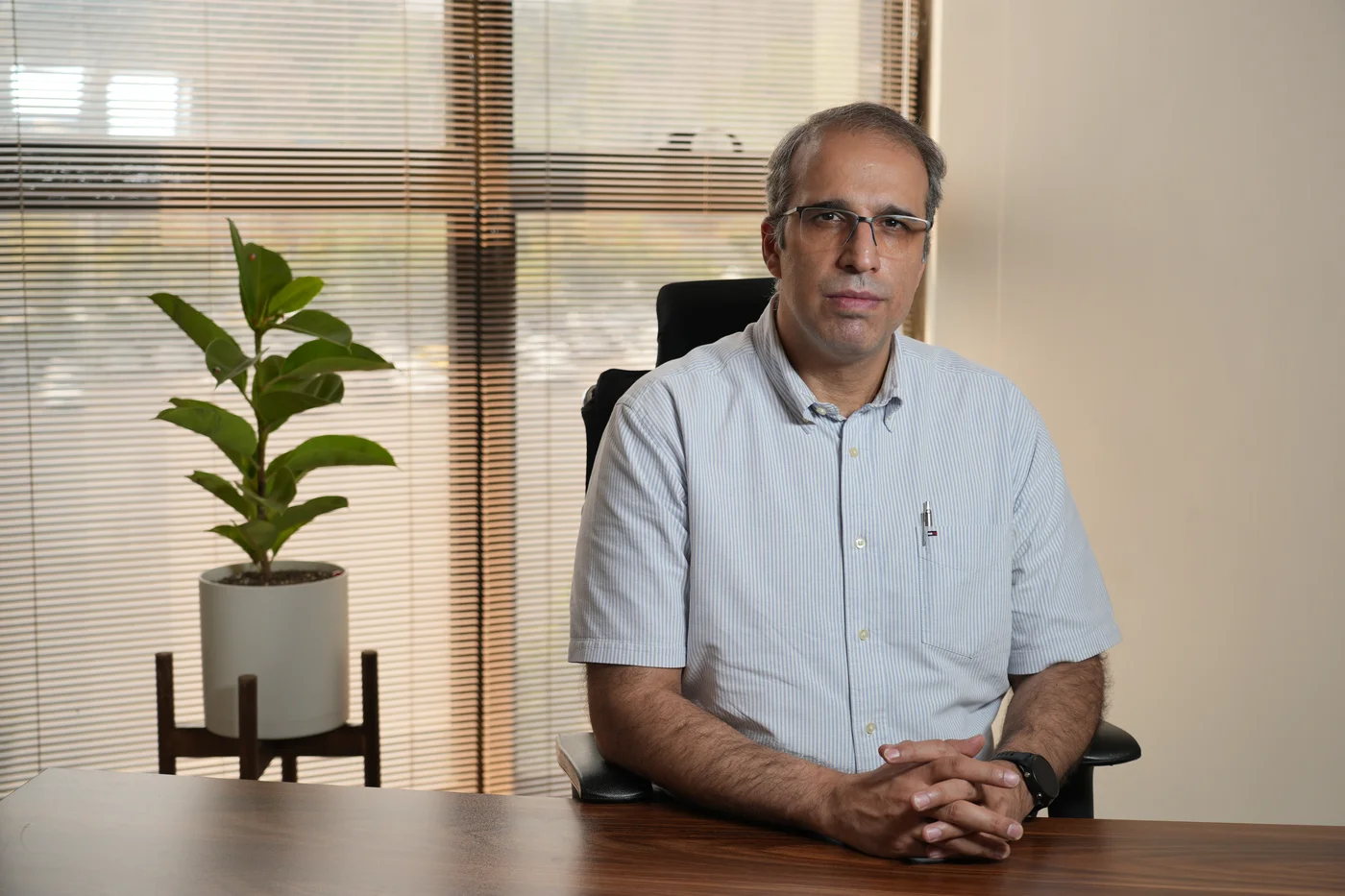 دکتر میر علیرضا تکیار